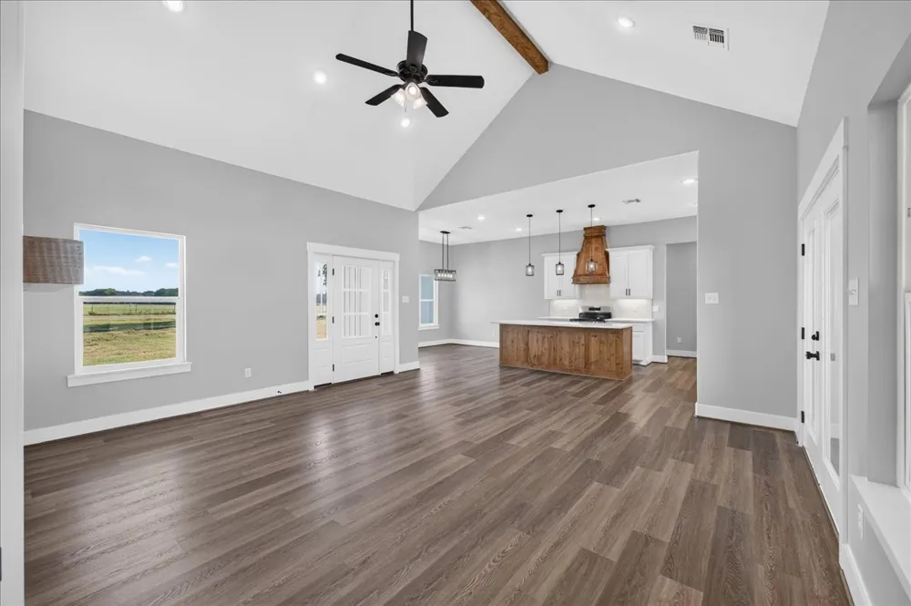 697 VZ CR 3717 Edgewood, TX 75117