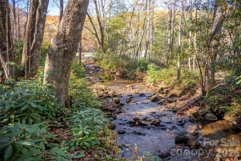 L 9A R Old Mine Point Lake Toxaway, NC 28747