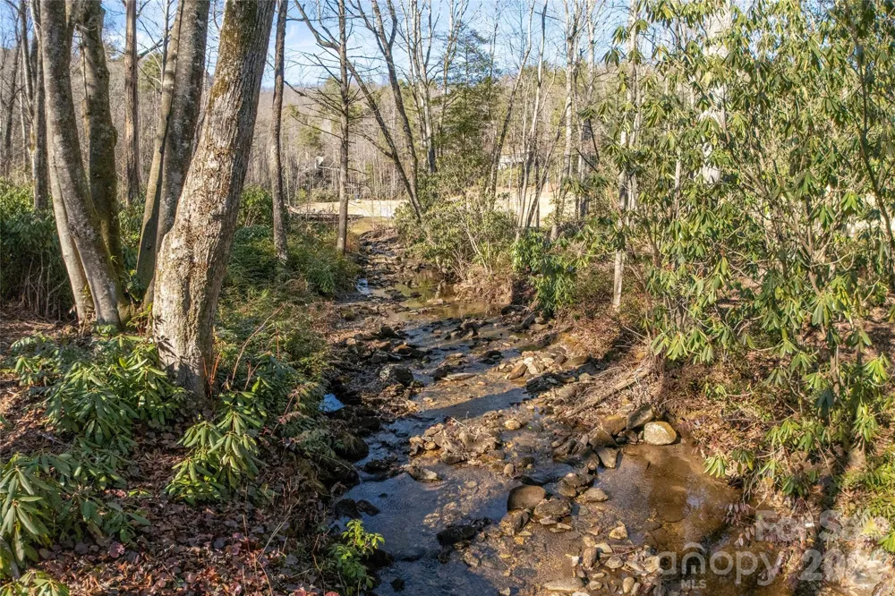 L 9A R Old Mine Point Lake Toxaway, NC 28747