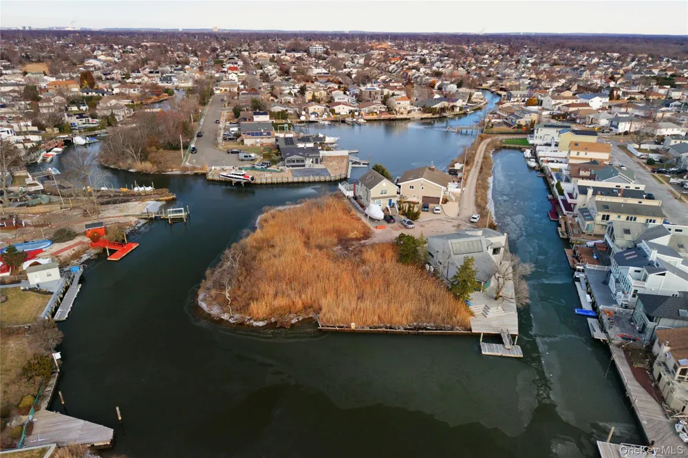 6 Island Plaza Bellmore, NY 11710