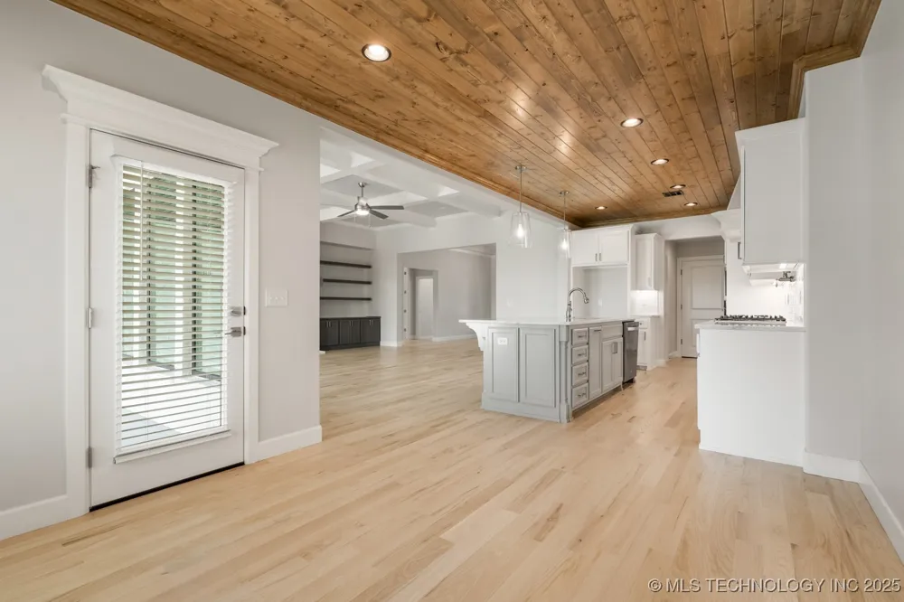 1605 Pinecrest Drive Claremore, OK 74017