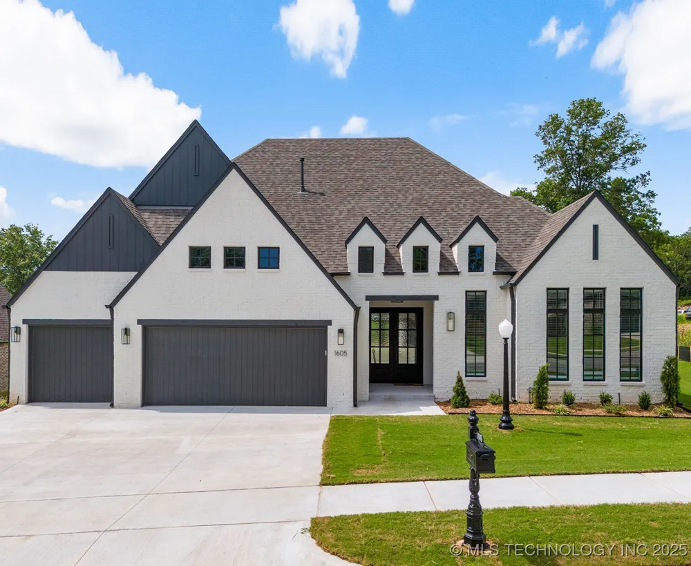 1605 Pinecrest Drive Claremore, OK 74017