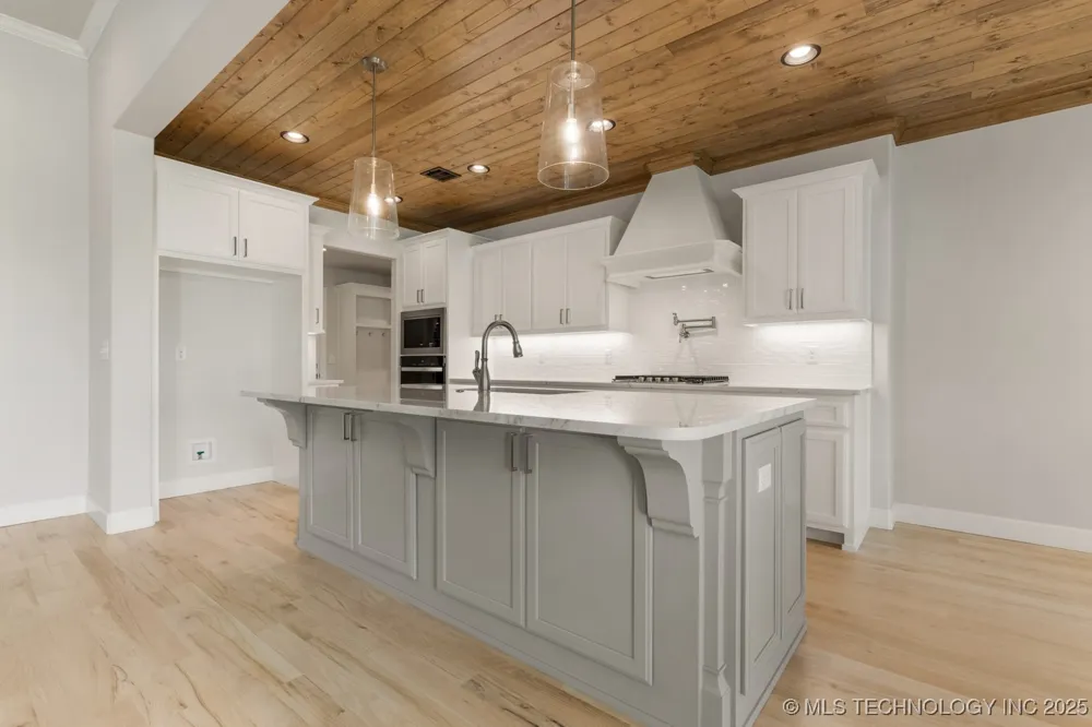 1605 Pinecrest Drive Claremore, OK 74017
