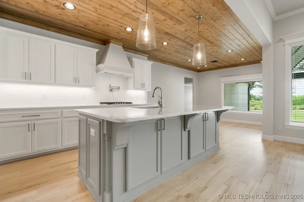 1605 Pinecrest Drive Claremore, OK 74017