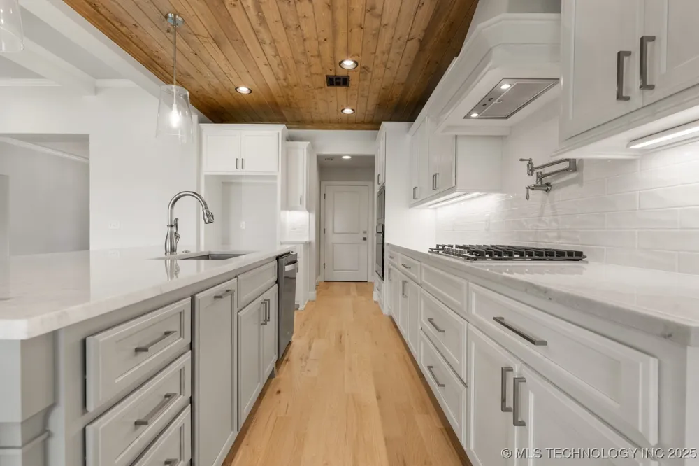 1605 Pinecrest Drive Claremore, OK 74017