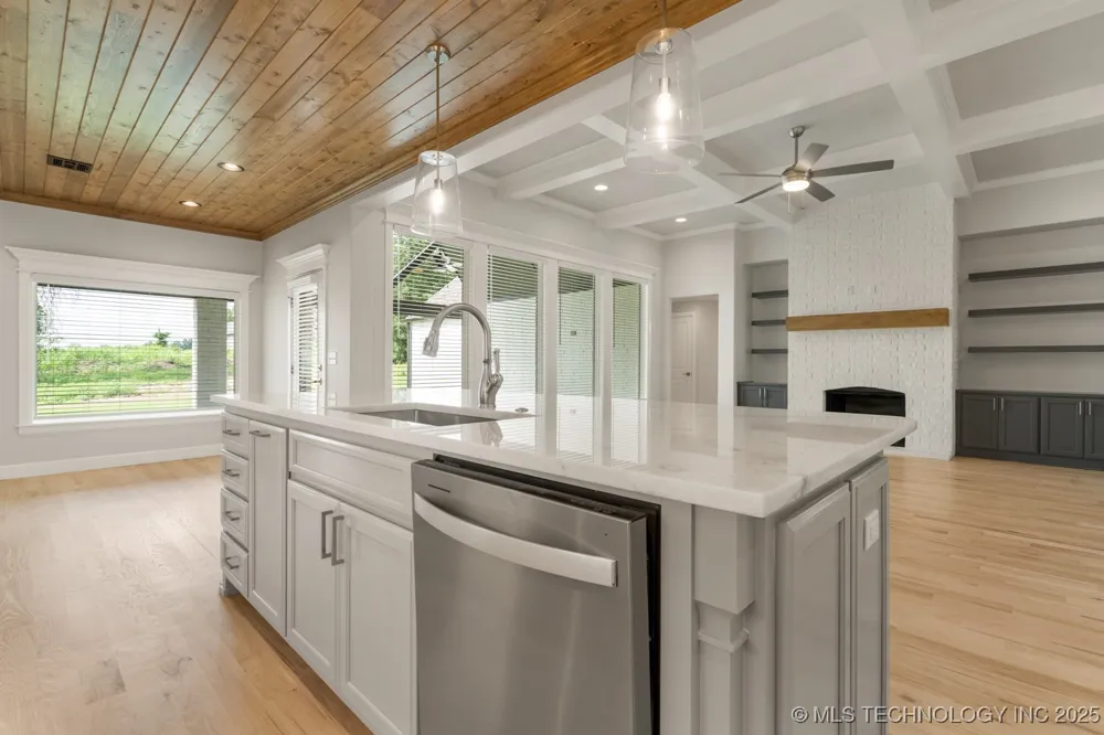 1605 Pinecrest Drive Claremore, OK 74017