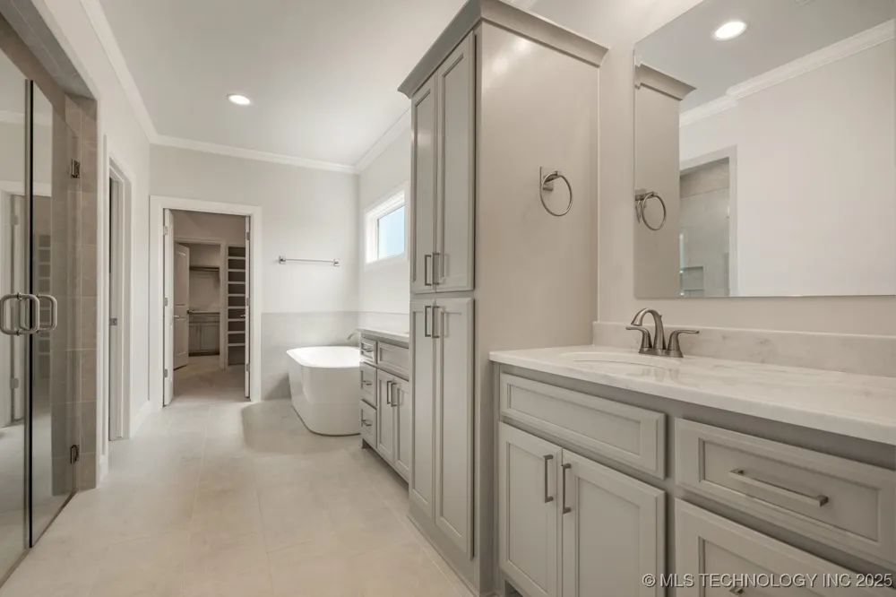 1605 Pinecrest Drive Claremore, OK 74017