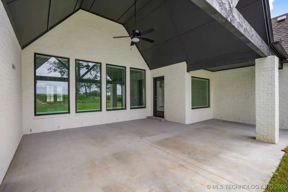 1605 Pinecrest Drive Claremore, OK 74017