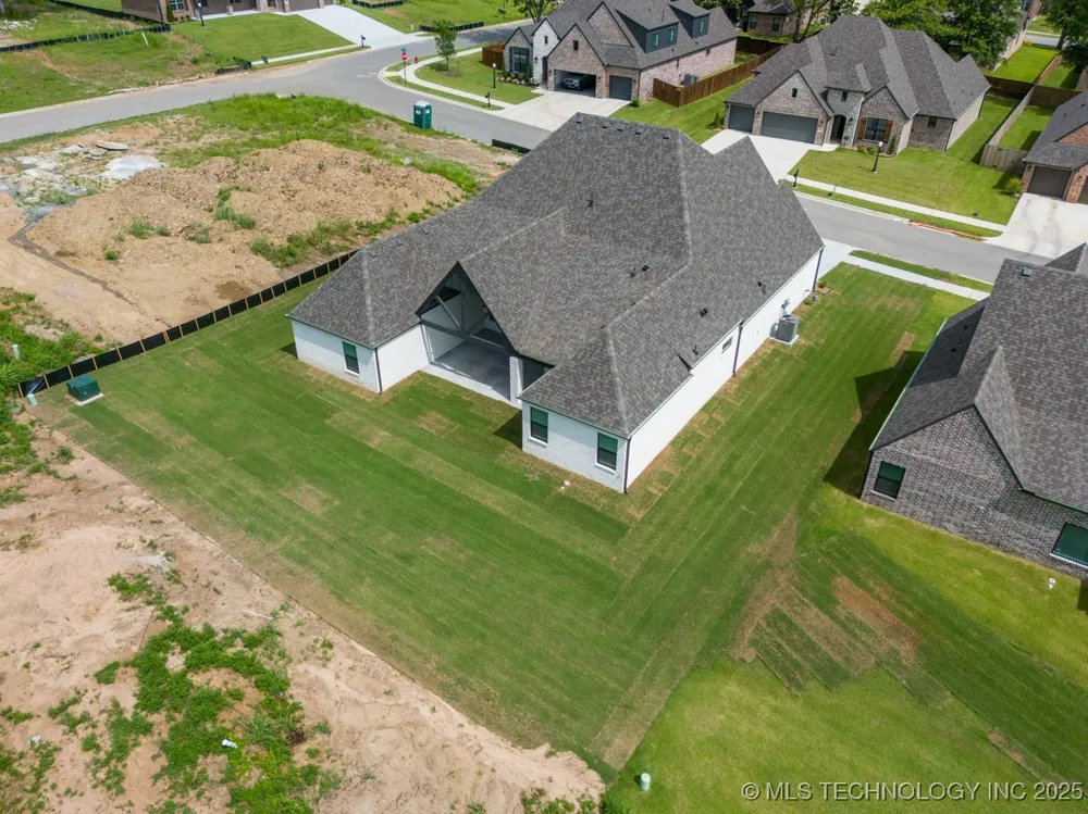 1605 Pinecrest Drive Claremore, OK 74017