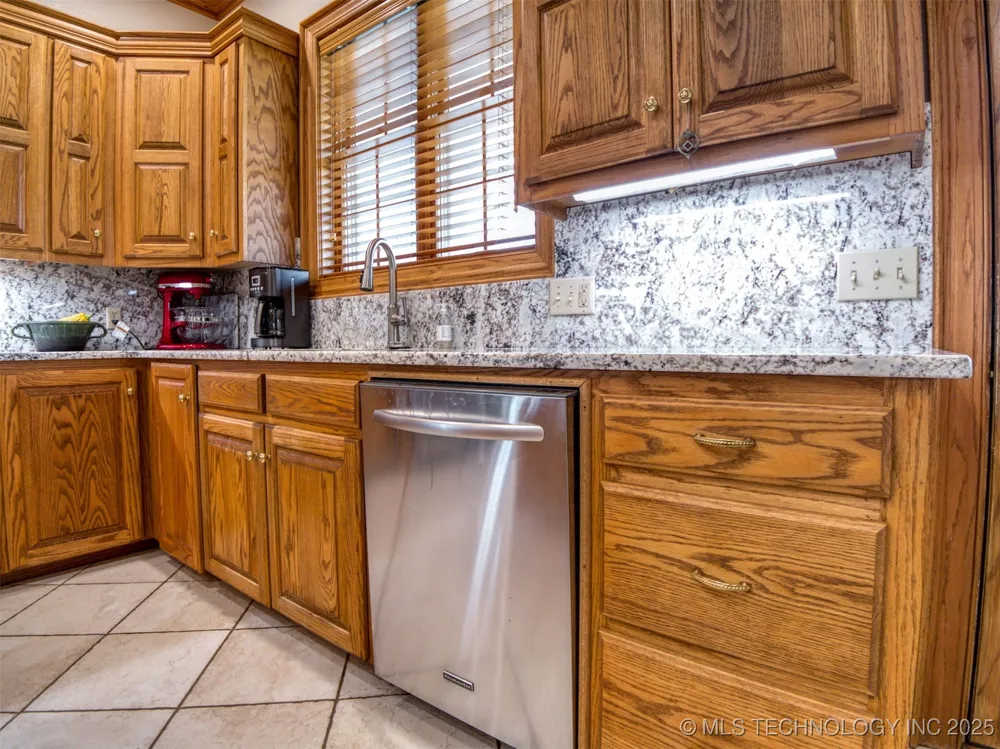 3461 3735 Holdenville, OK 74848
