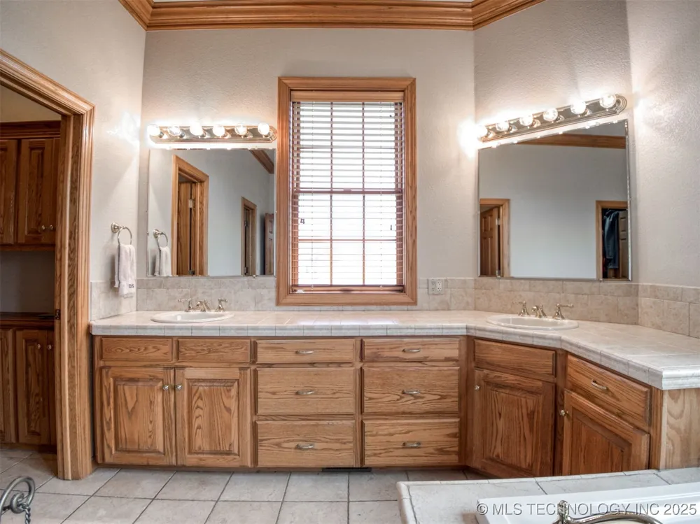 3461 3735 Holdenville, OK 74848