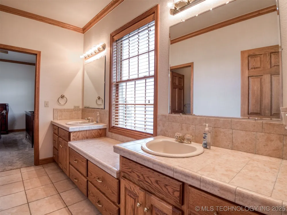 3461 3735 Holdenville, OK 74848
