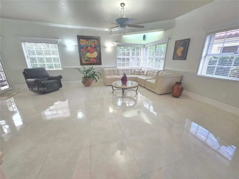 16422 NW 83rd Pl Miami Lakes, FL 33016