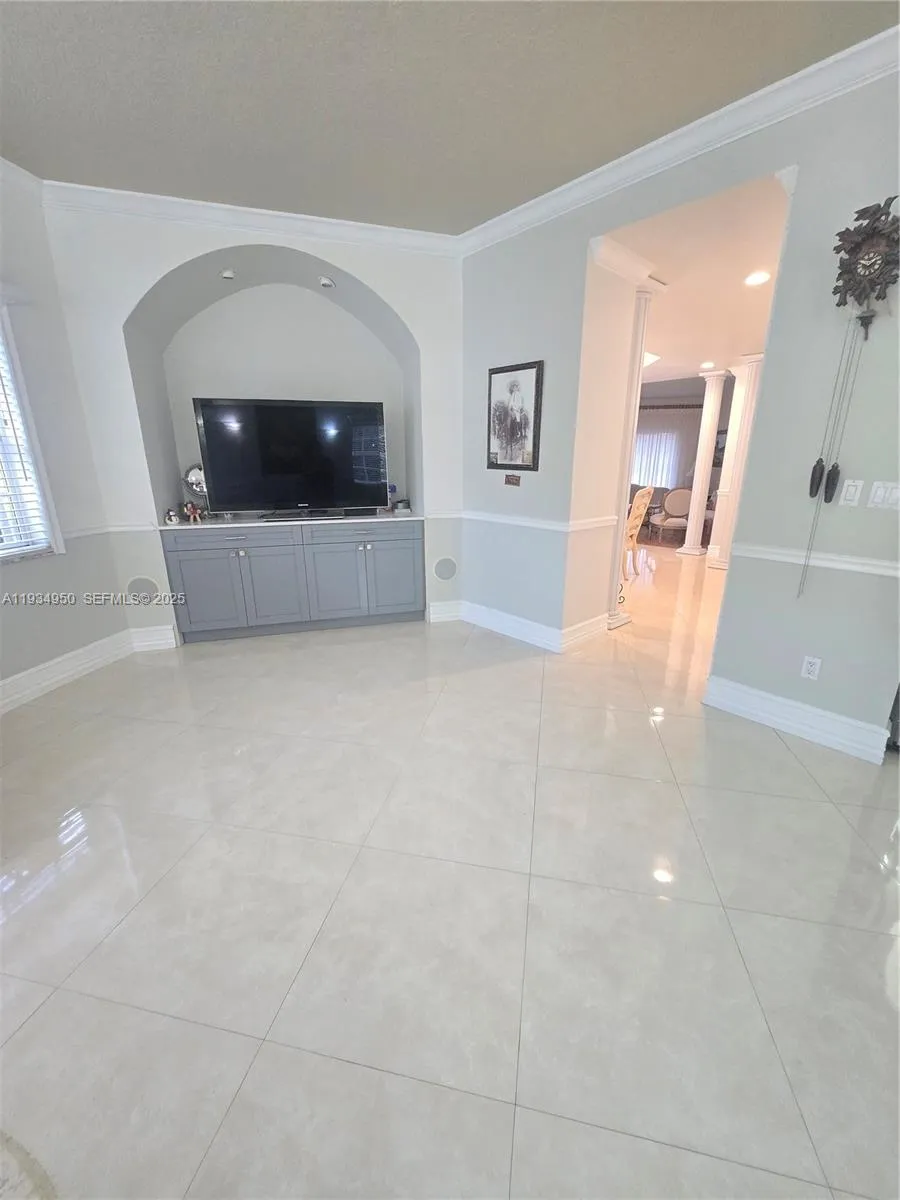 16422 NW 83rd Pl Miami Lakes, FL 33016