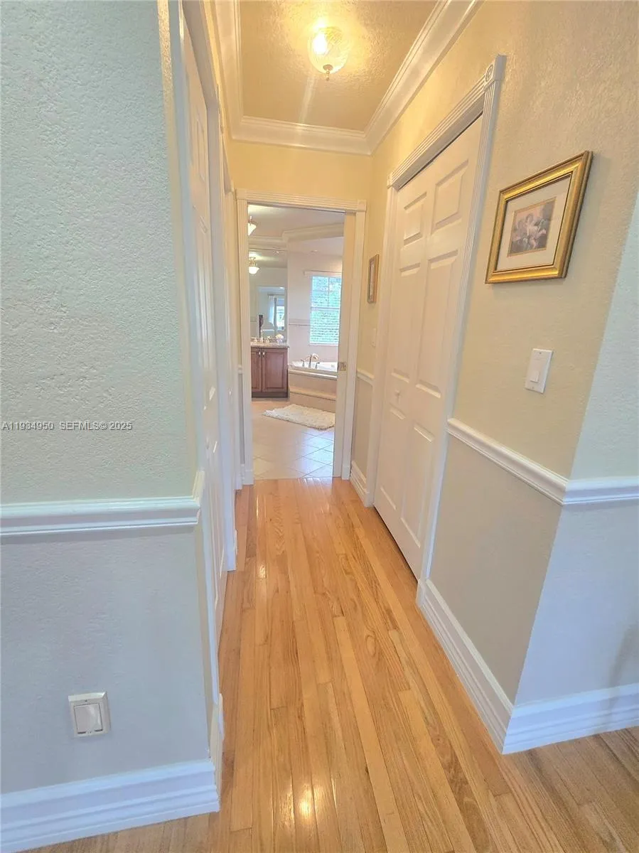 16422 NW 83rd Pl Miami Lakes, FL 33016