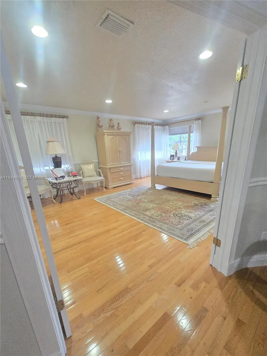16422 NW 83rd Pl Miami Lakes, FL 33016