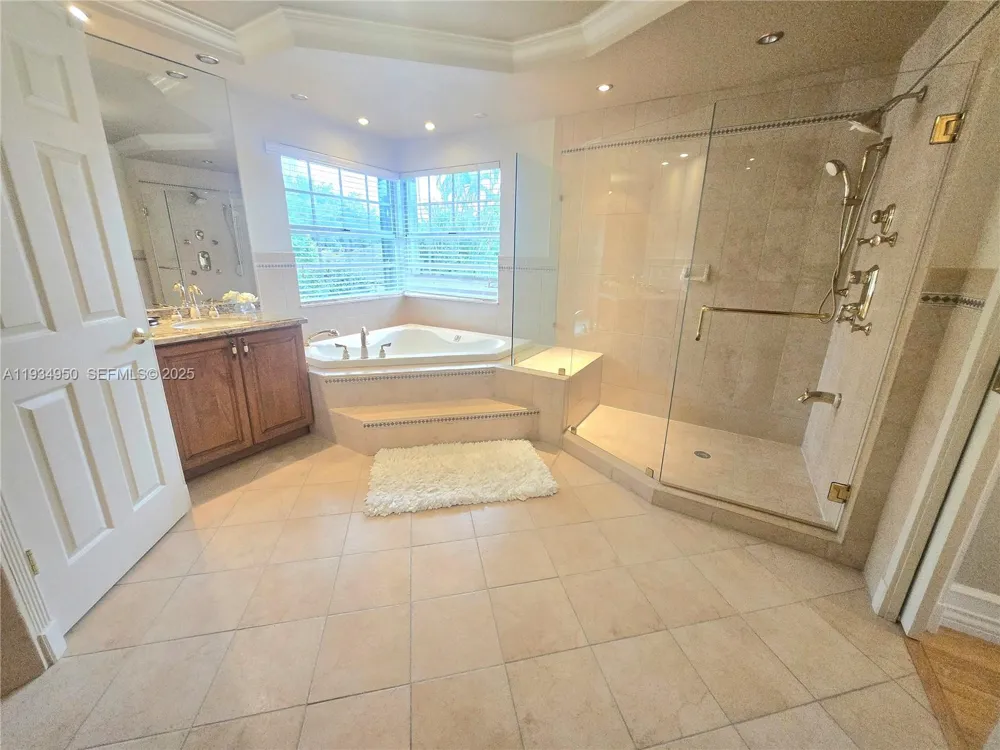 16422 NW 83rd Pl Miami Lakes, FL 33016