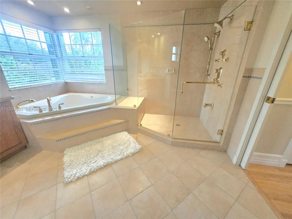 16422 NW 83rd Pl Miami Lakes, FL 33016