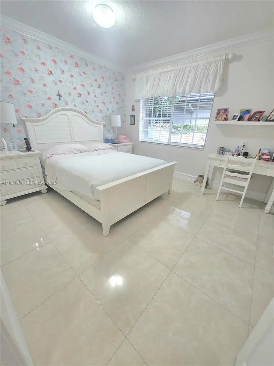 16422 NW 83rd Pl Miami Lakes, FL 33016