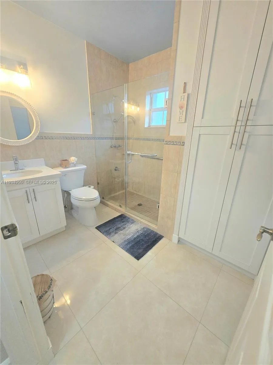 16422 NW 83rd Pl Miami Lakes, FL 33016