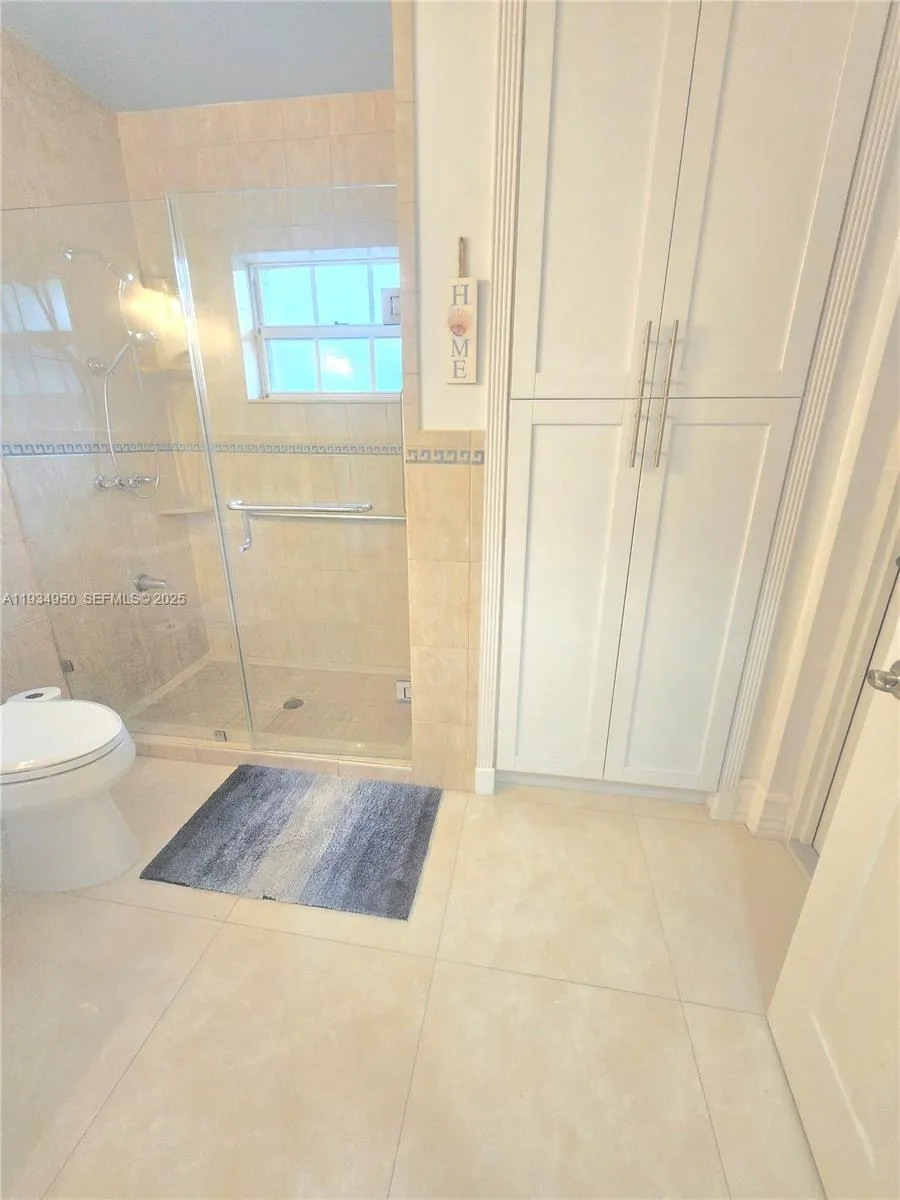 16422 NW 83rd Pl Miami Lakes, FL 33016