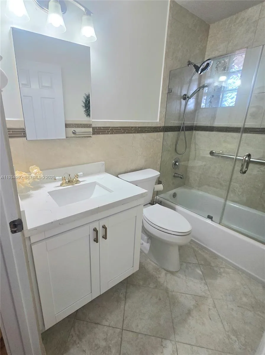 16422 NW 83rd Pl Miami Lakes, FL 33016