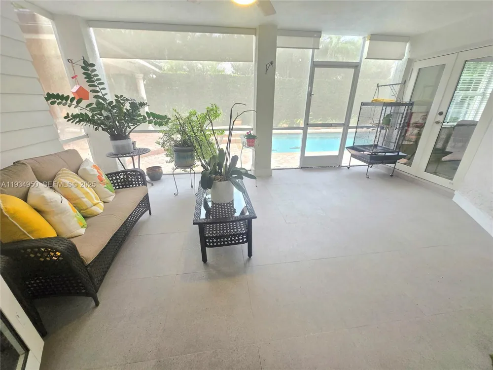 16422 NW 83rd Pl Miami Lakes, FL 33016