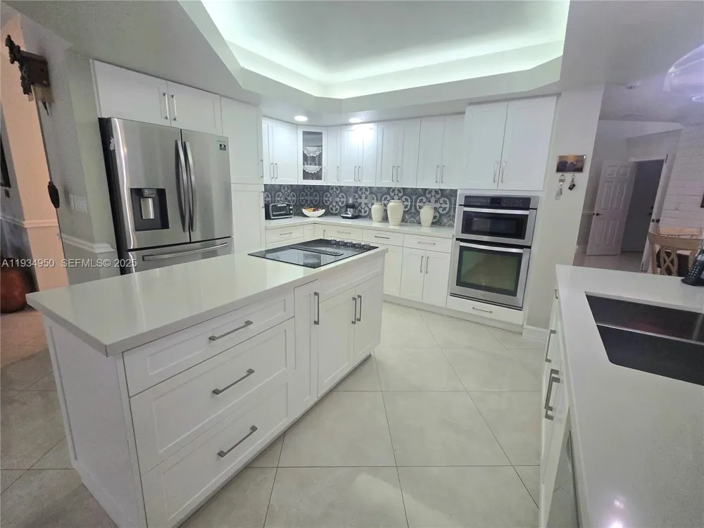 16422 NW 83rd Pl Miami Lakes, FL 33016