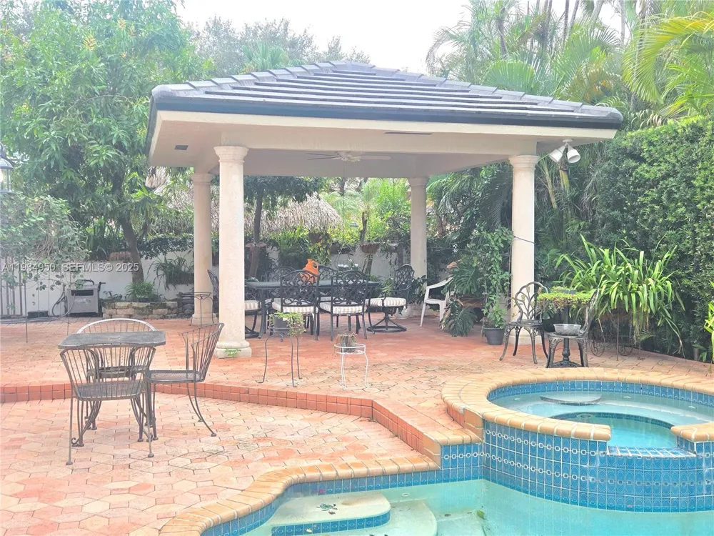 16422 NW 83rd Pl Miami Lakes, FL 33016