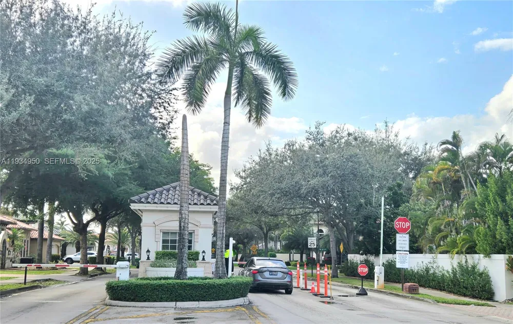 16422 NW 83rd Pl Miami Lakes, FL 33016