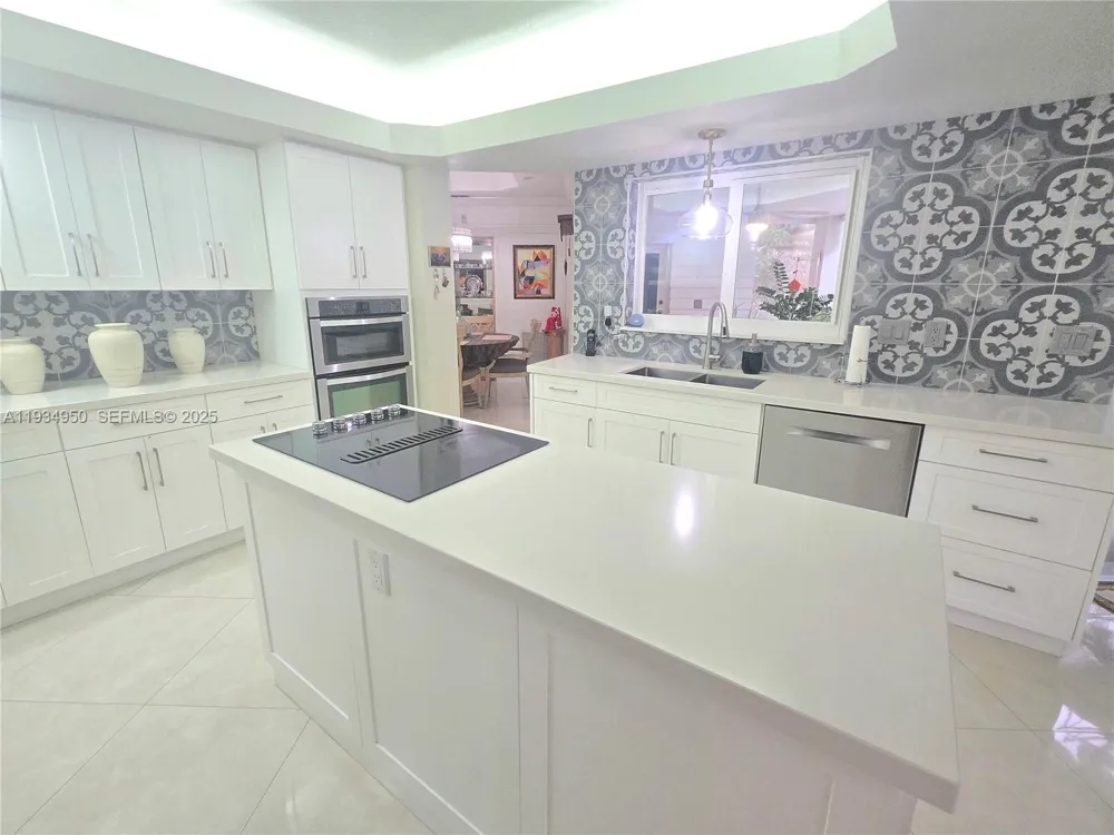 16422 NW 83rd Pl Miami Lakes, FL 33016