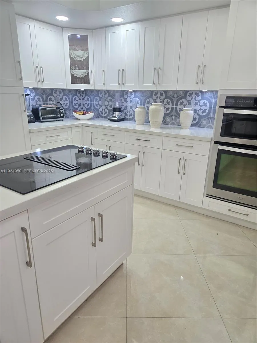 16422 NW 83rd Pl Miami Lakes, FL 33016