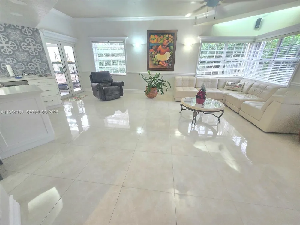 16422 NW 83rd Pl Miami Lakes, FL 33016