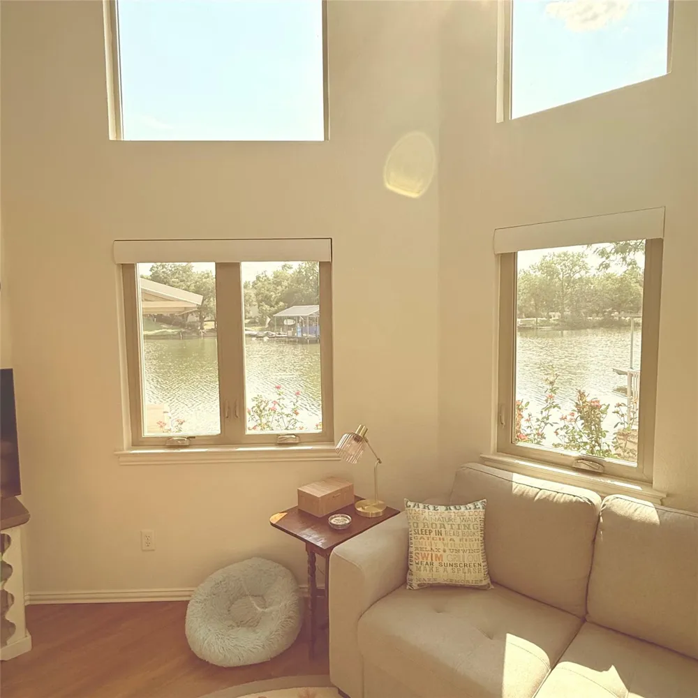813 Brazos Harbor Circle Granbury, TX 76048