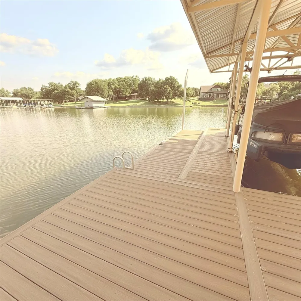 813 Brazos Harbor Circle Granbury, TX 76048