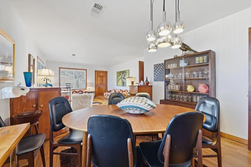 6921 Schulz Lane Bleiblerville, TX 78931