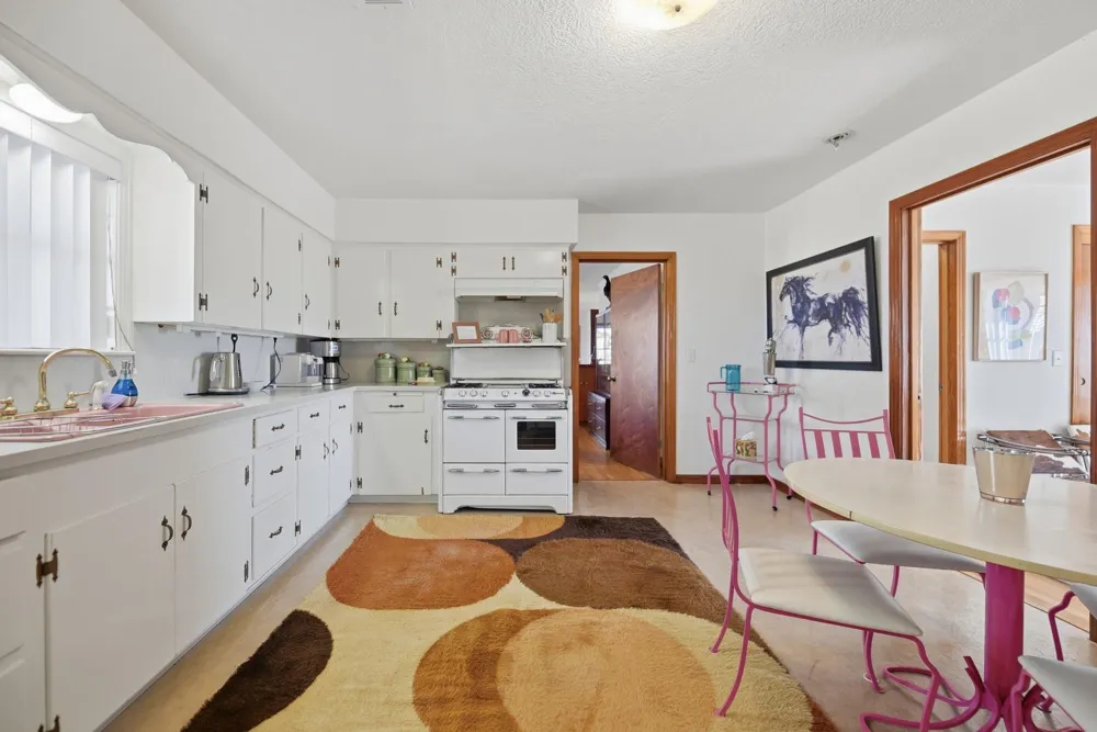 6921 Schulz Lane Bleiblerville, TX 78931