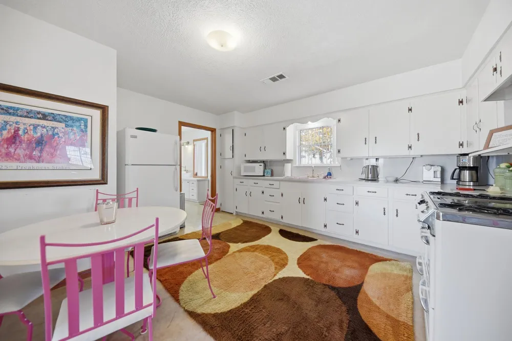 6921 Schulz Lane Bleiblerville, TX 78931