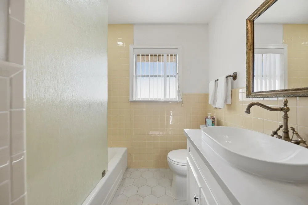 6921 Schulz Lane Bleiblerville, TX 78931