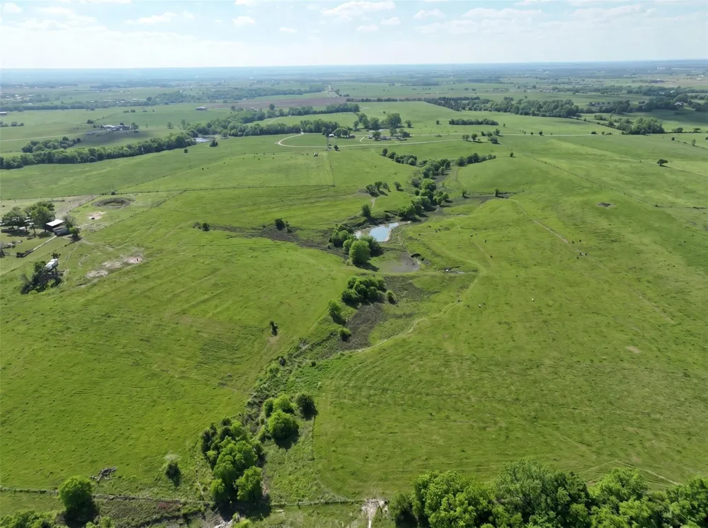 6921 Schulz Lane Bleiblerville, TX 78931