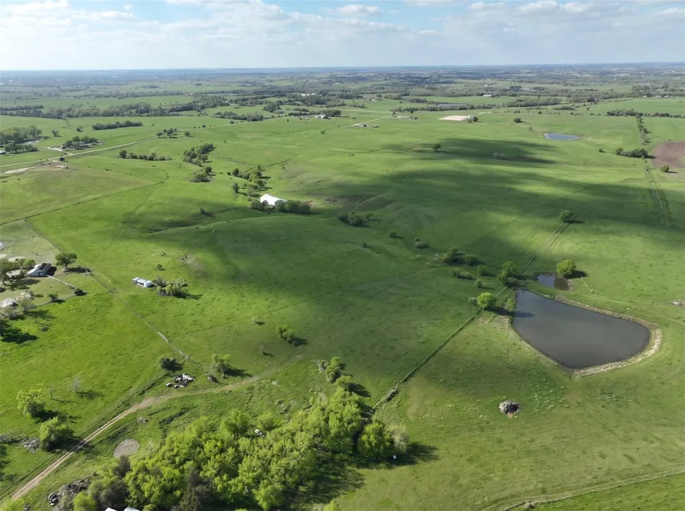 6921 Schulz Lane Bleiblerville, TX 78931