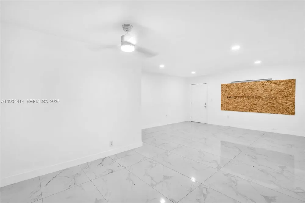 265 NW 135th North Miami, FL 33168