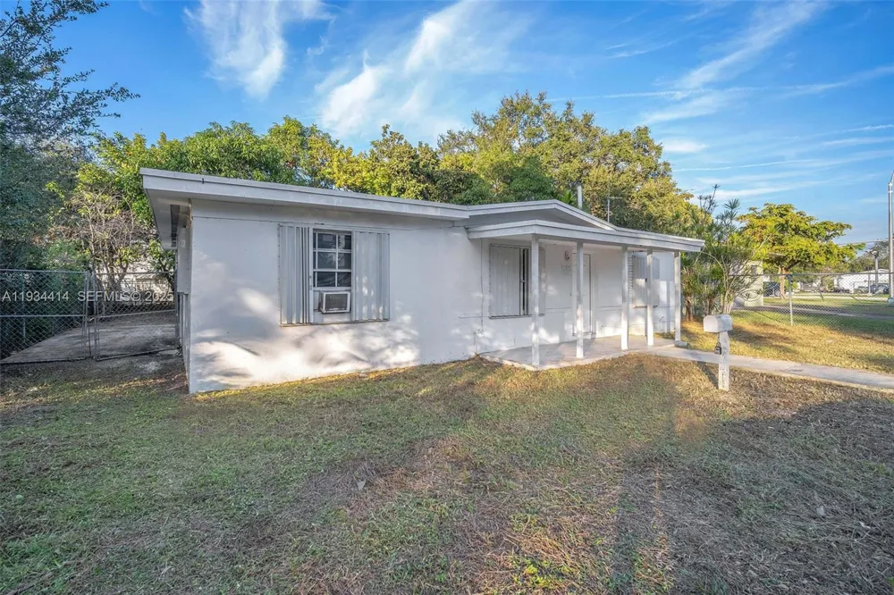 265 NW 135th North Miami, FL 33168