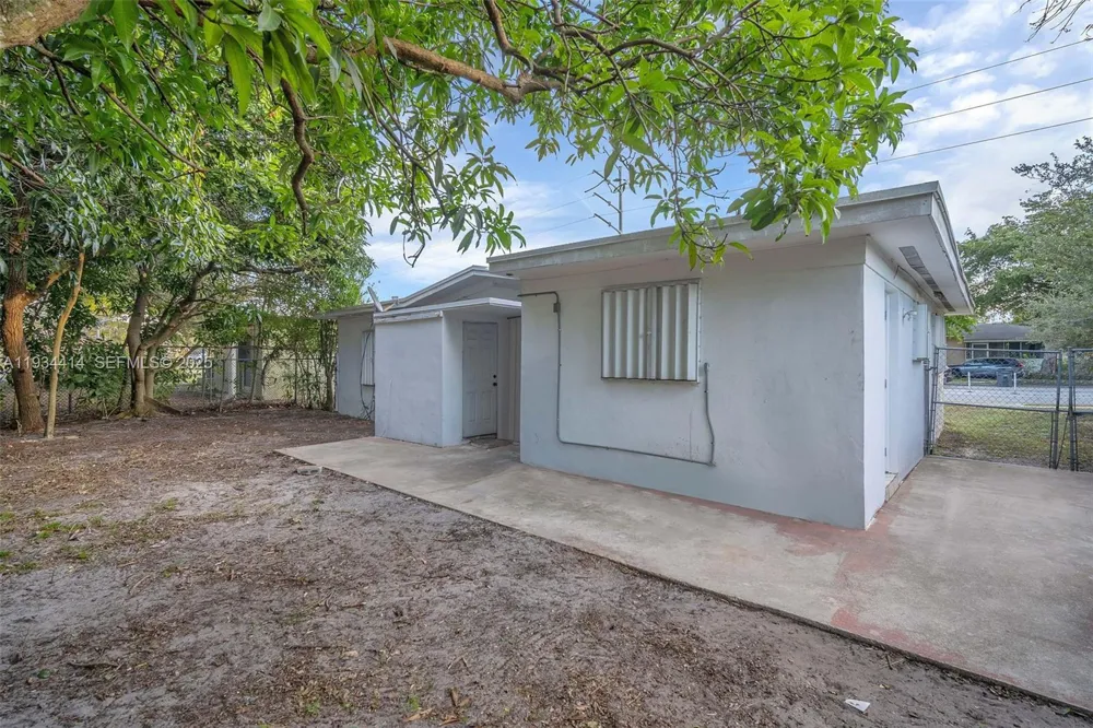 265 NW 135th North Miami, FL 33168