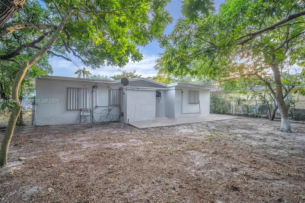 265 NW 135th North Miami, FL 33168