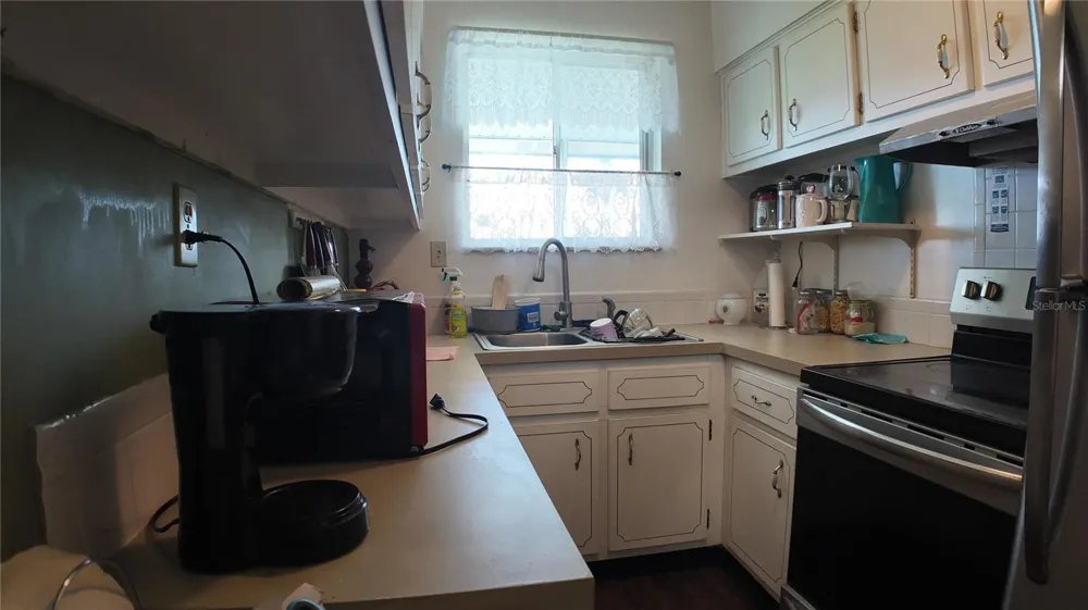 1600 W LAKE PARKER DRIVE #B23 Lakeland, FL 33805