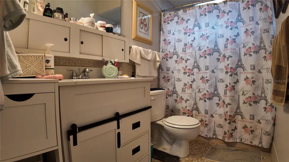 1600 W LAKE PARKER DRIVE #B23 Lakeland, FL 33805