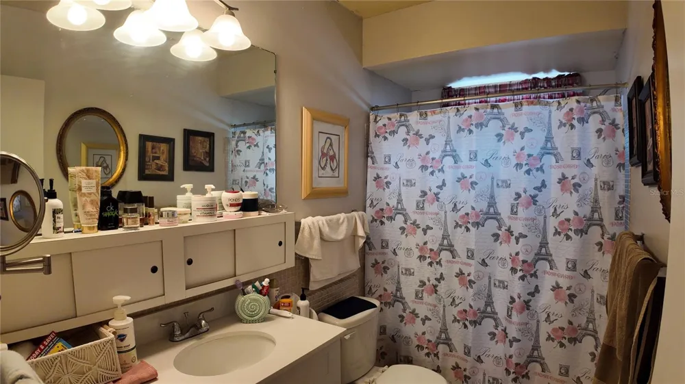 1600 W LAKE PARKER DRIVE #B23 Lakeland, FL 33805