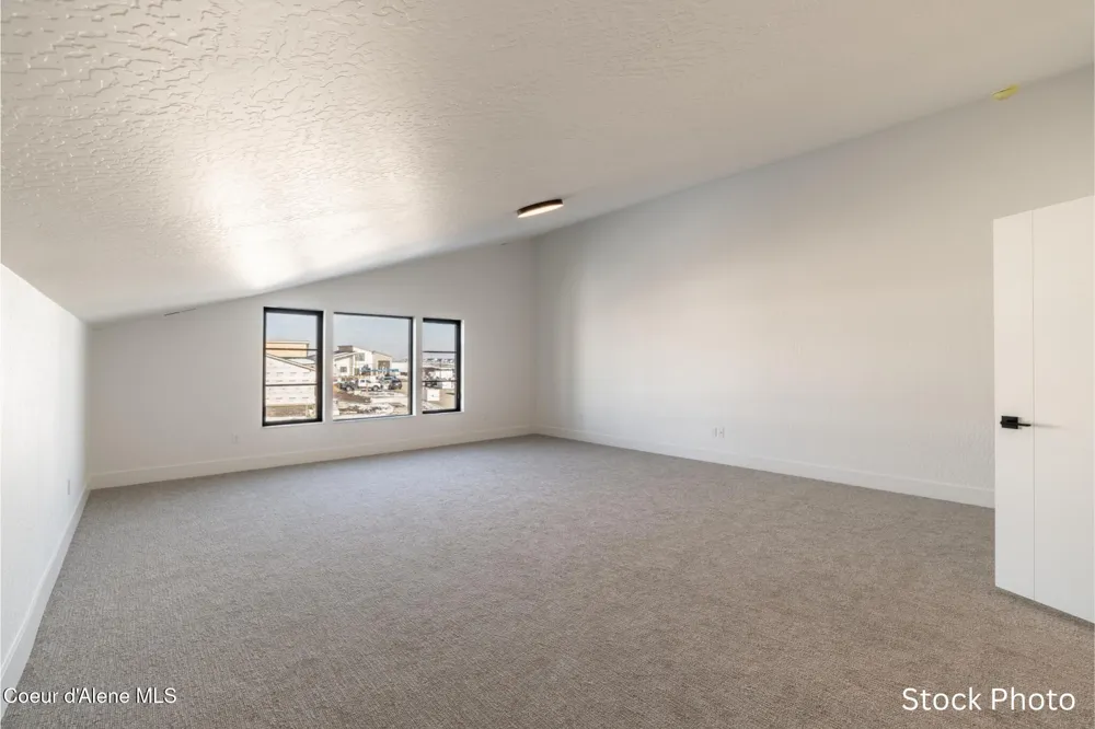 964 E STEEPLE CHASE ROAD Hayden, ID 83835