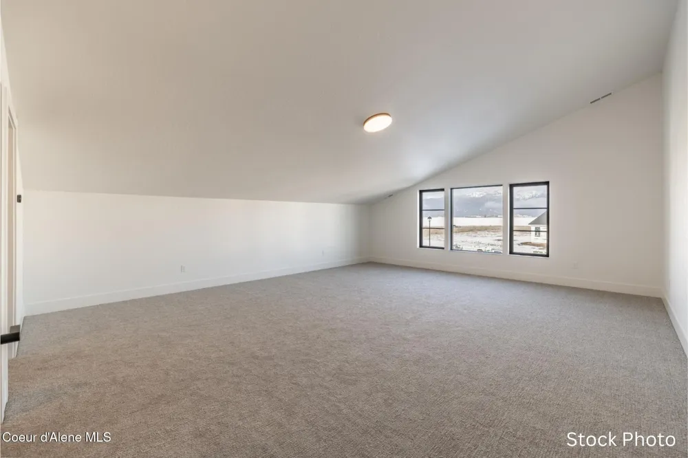 964 E STEEPLE CHASE ROAD Hayden, ID 83835
